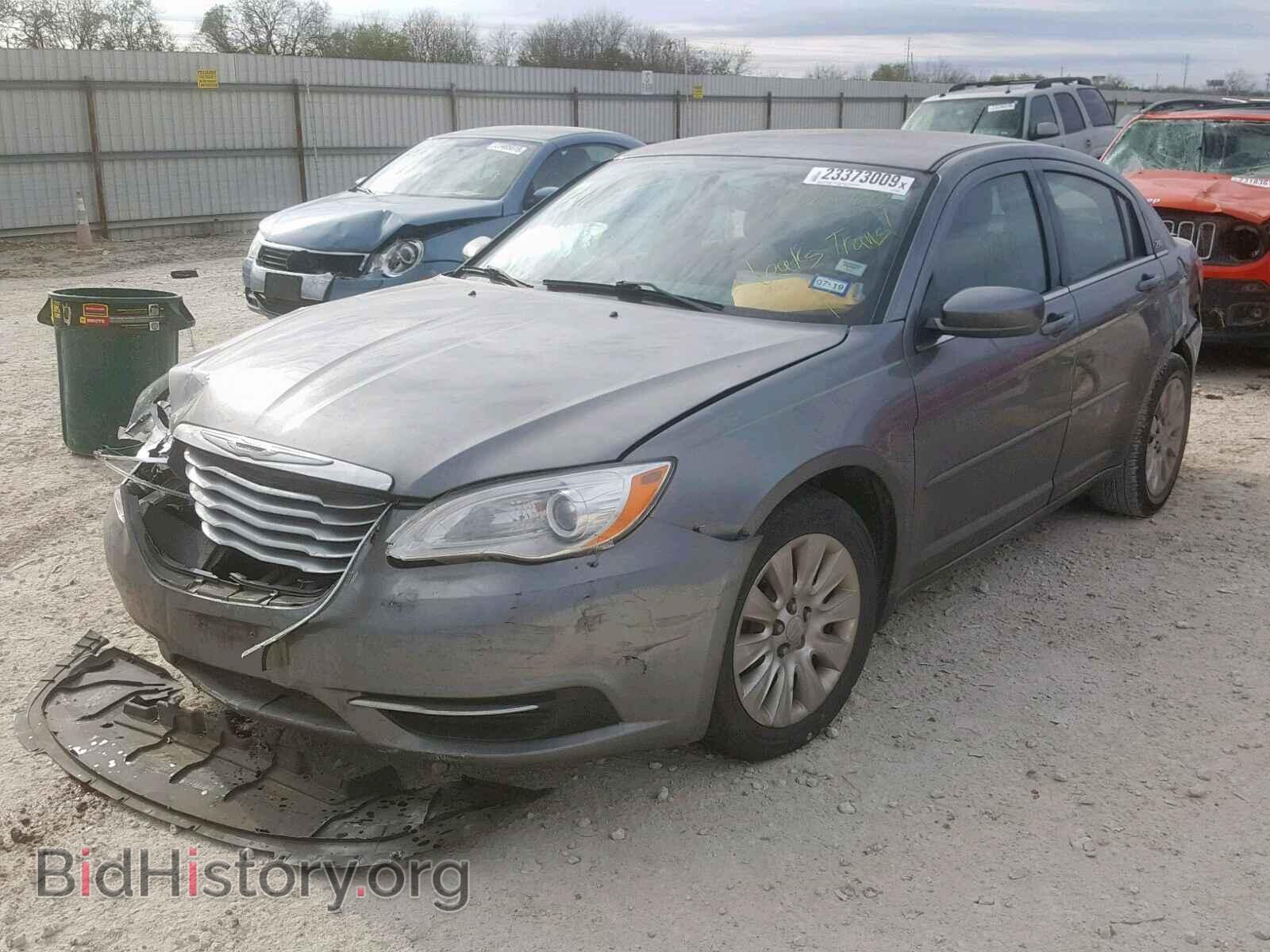 2013 CHRYSLER 200 - VIN: 1C3CCBAB0DN636060 - Фото 2