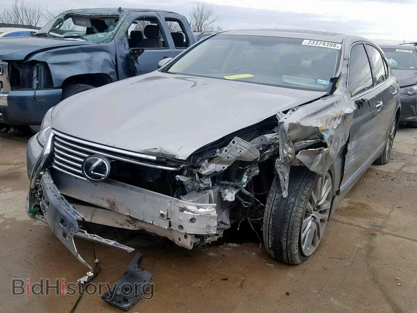 2016 LEXUS LS460 - VIN: JTHBL5EF8G5142540 - Photo 2