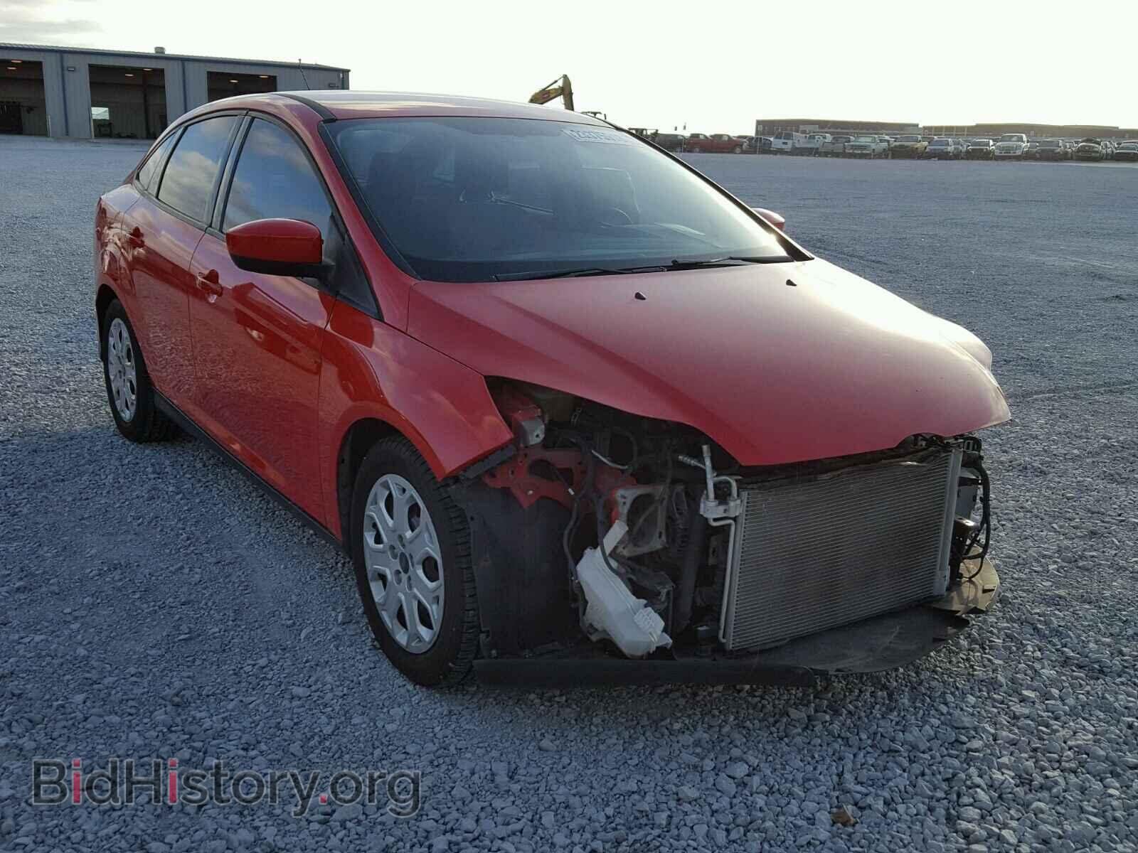 Photo 1FAHP3F24CL378565 - FORD FOCUS 2012