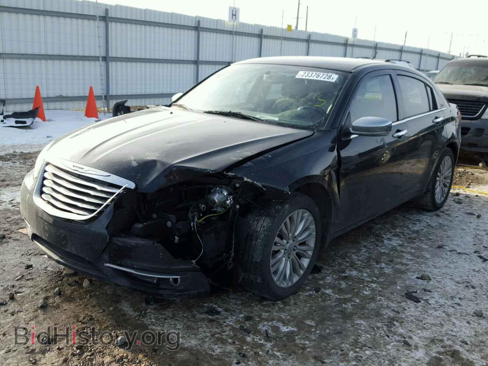 2011 CHRYSLER 200 - VIN: 1C3BC2FB3BN600591 - Фото 2