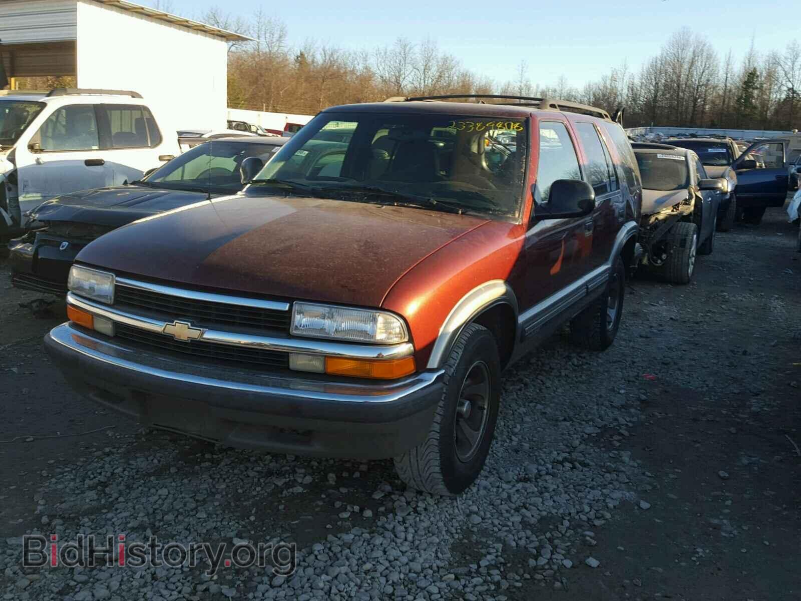 1998 CHEVROLET BLAZER - VIN: 1GNCS13W2W2242662 - Фото 2