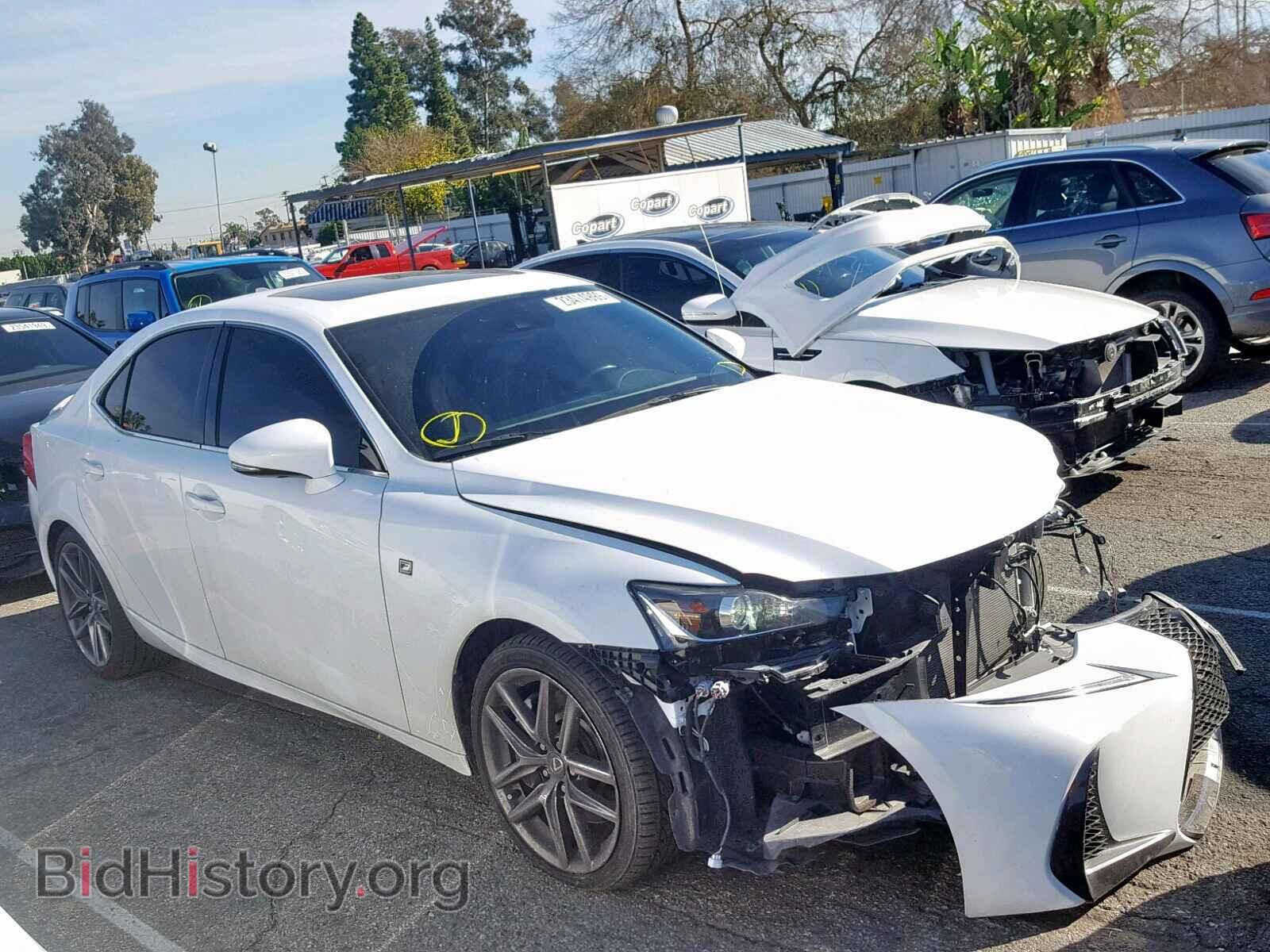 Photo  - LEXUS IS 2017