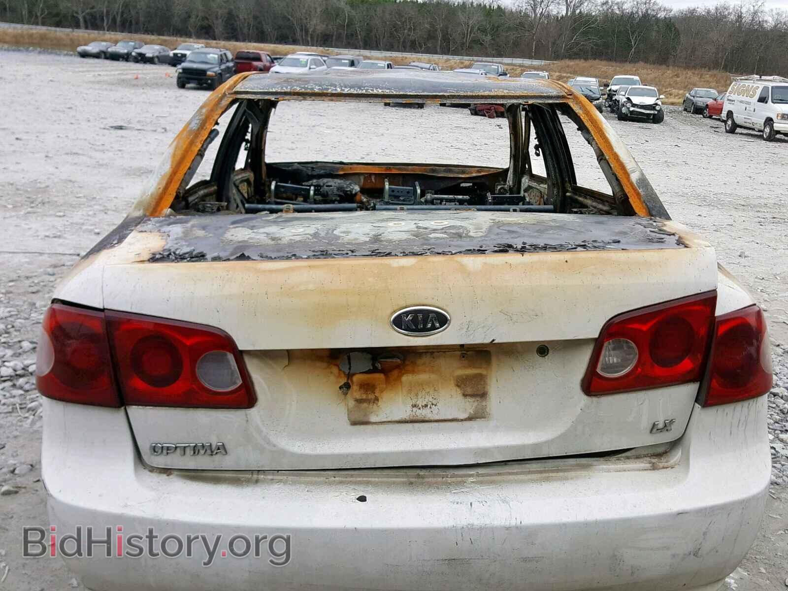 2008 KIA OPTIMA - VIN: KNAGE123585222784 - Фото 10