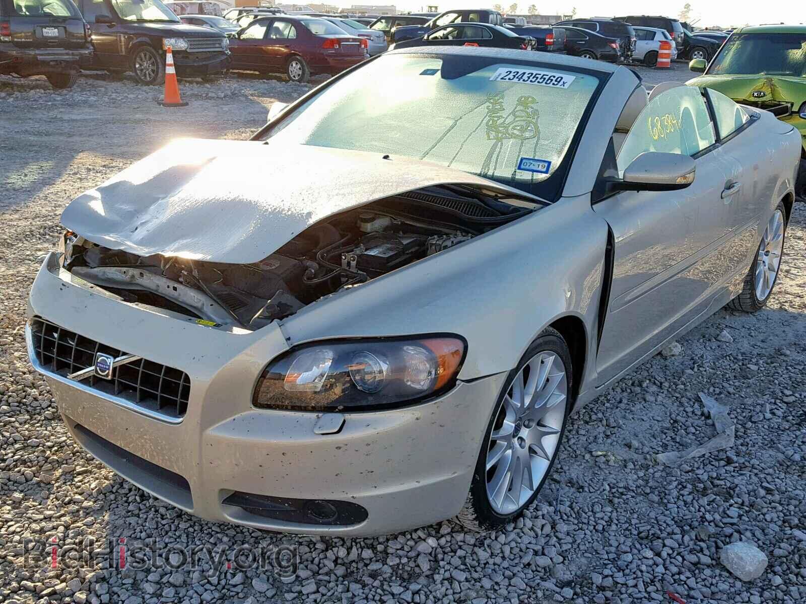 2007 VOLVO C70 - VIN: YV1MC68227J027071 - Фото 2