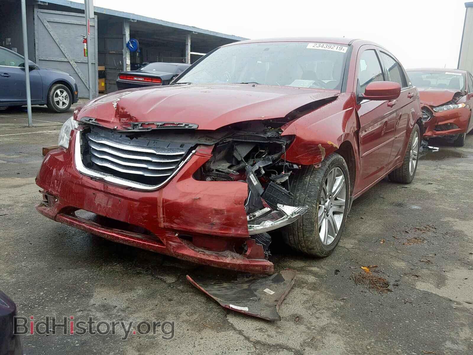 2012 CHRYSLER 200 - VIN: 1C3CCBAG7CN228486 - Фото 2