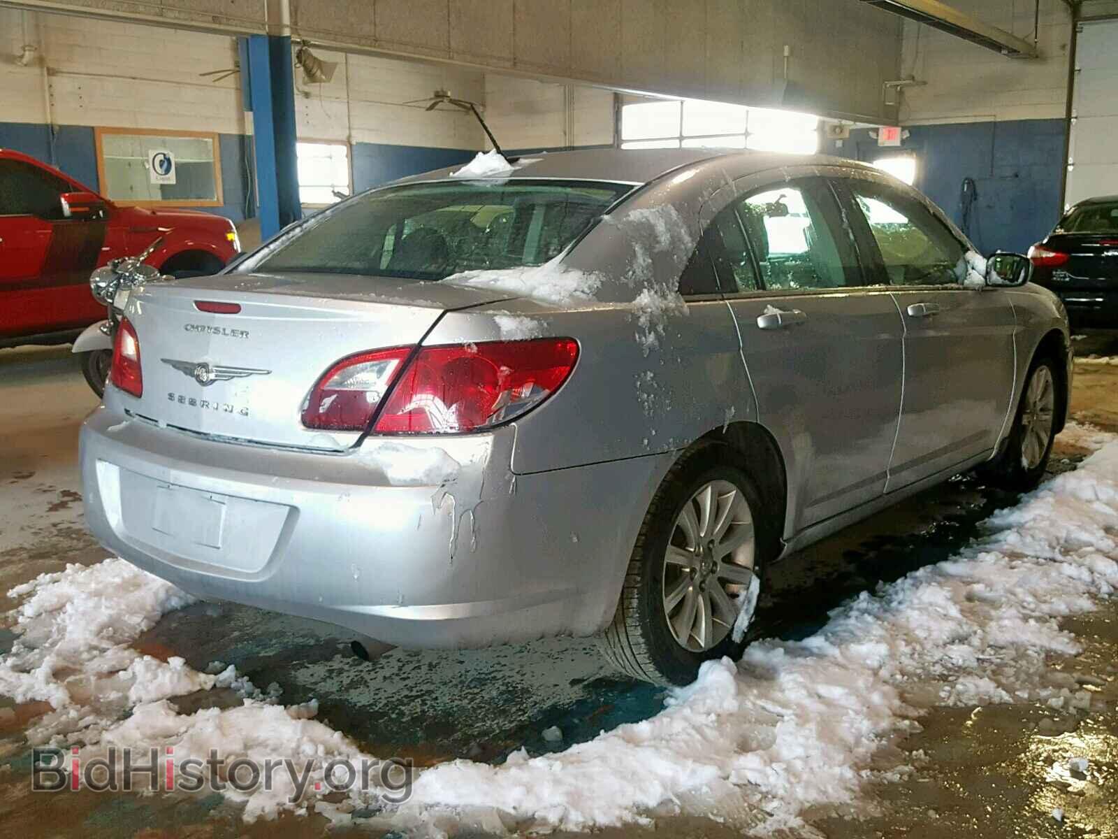 2010 CHRYSLER SEBRING - VIN: 1C3CC5FB2AN133605 - Photo 4