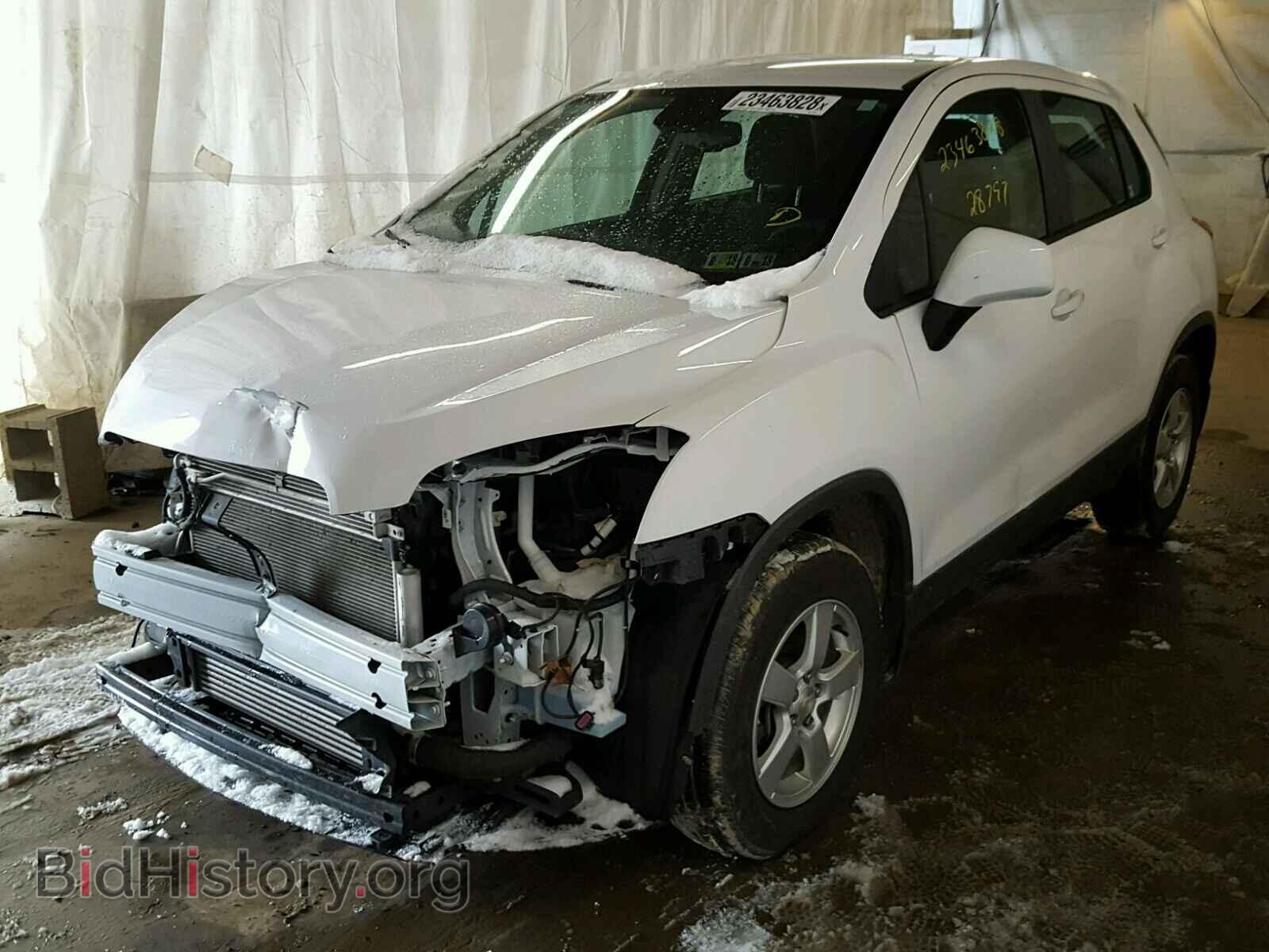 2016 CHEVROLET TRAX - VIN: 3GNCJNSB2GL234215 - Фото 2