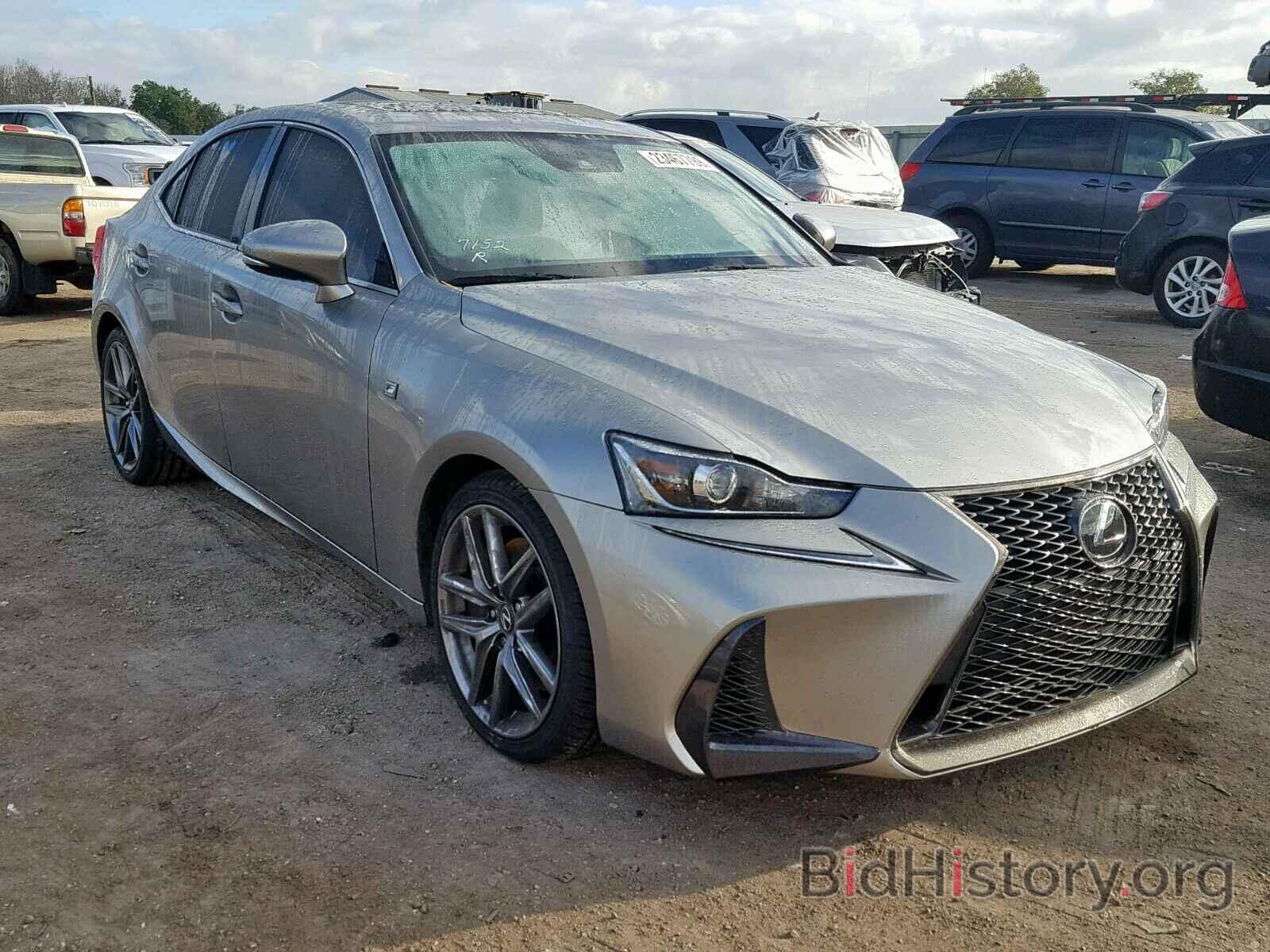 Photo JTHBA1D28J5063793 - LEXUS IS 2018