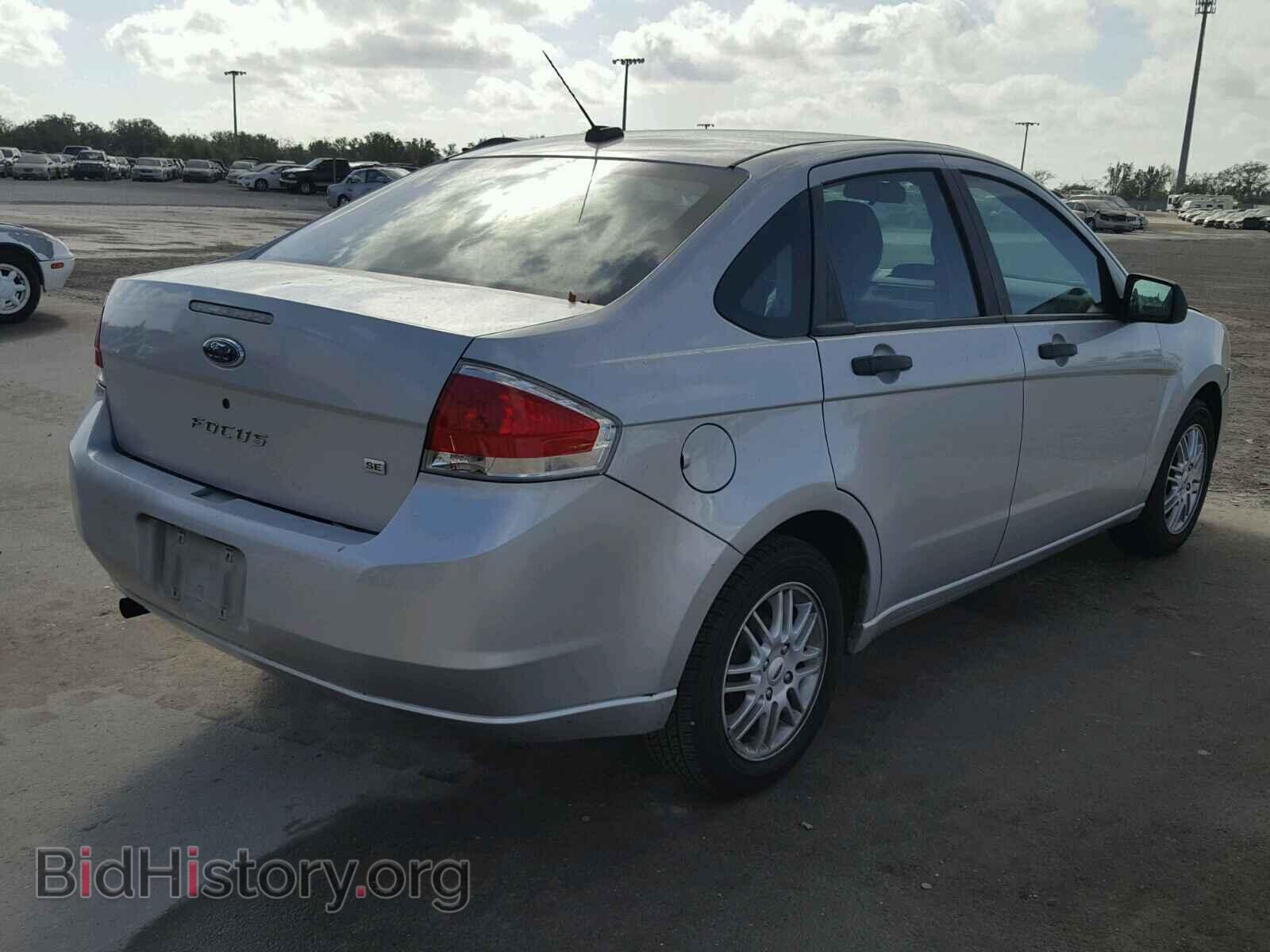 2009 FORD FOCUS - VIN: 1FAHP35N59W167961 - Photo 4