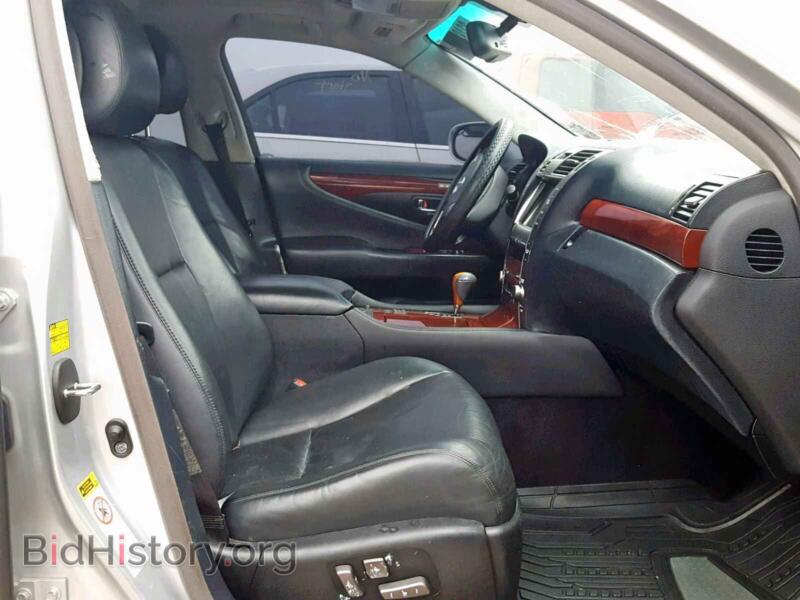 2007 Lexus LS460 (VIN JTHGL46F675014926) — фото 5 из 10