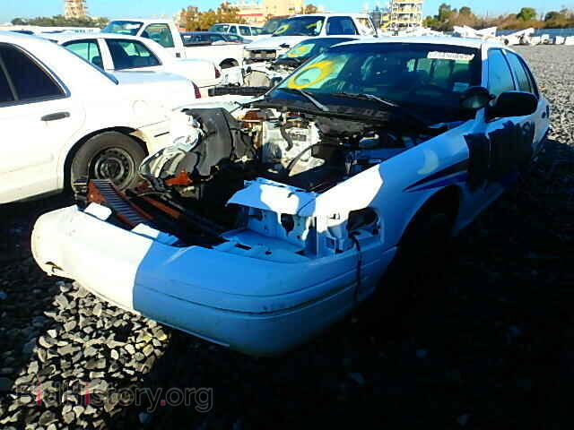 2010 FORD CROWN VIC - VIN: 2FABP7BVXAX110763 - Фото 2