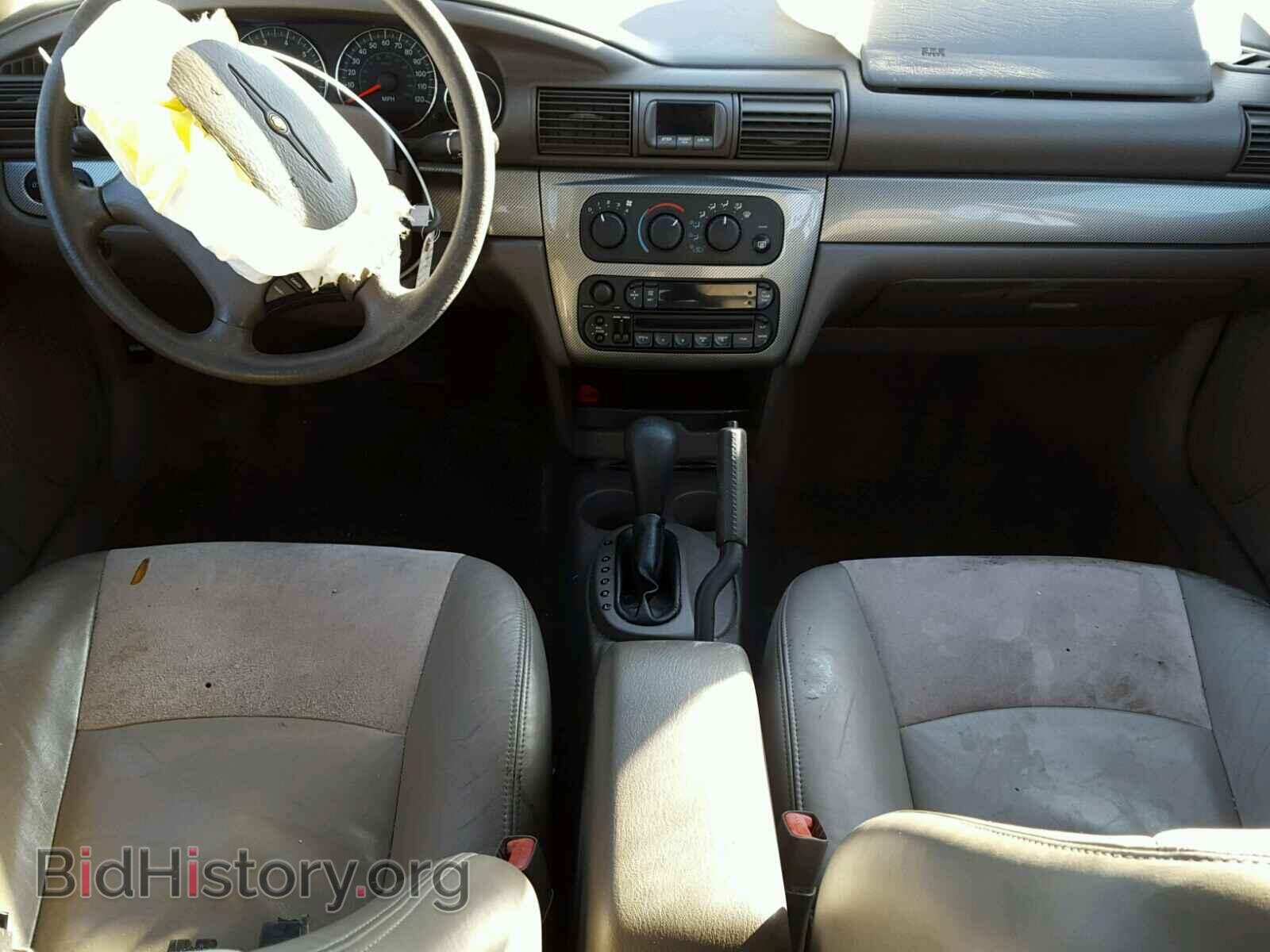 2004 CHRYSLER SEBRING - VIN: 1C3EL56R34N412037 - Фото 9