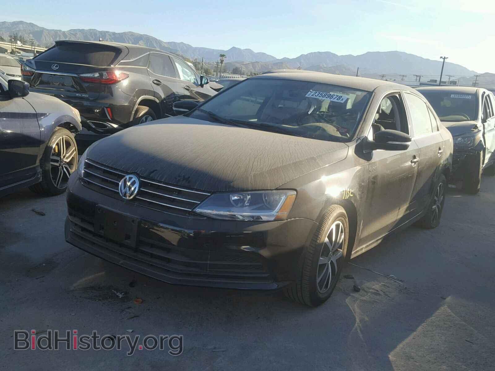 2017 VOLKSWAGEN JETTA - VIN: 3VWDB7AJ6HM266415 - Фото 2