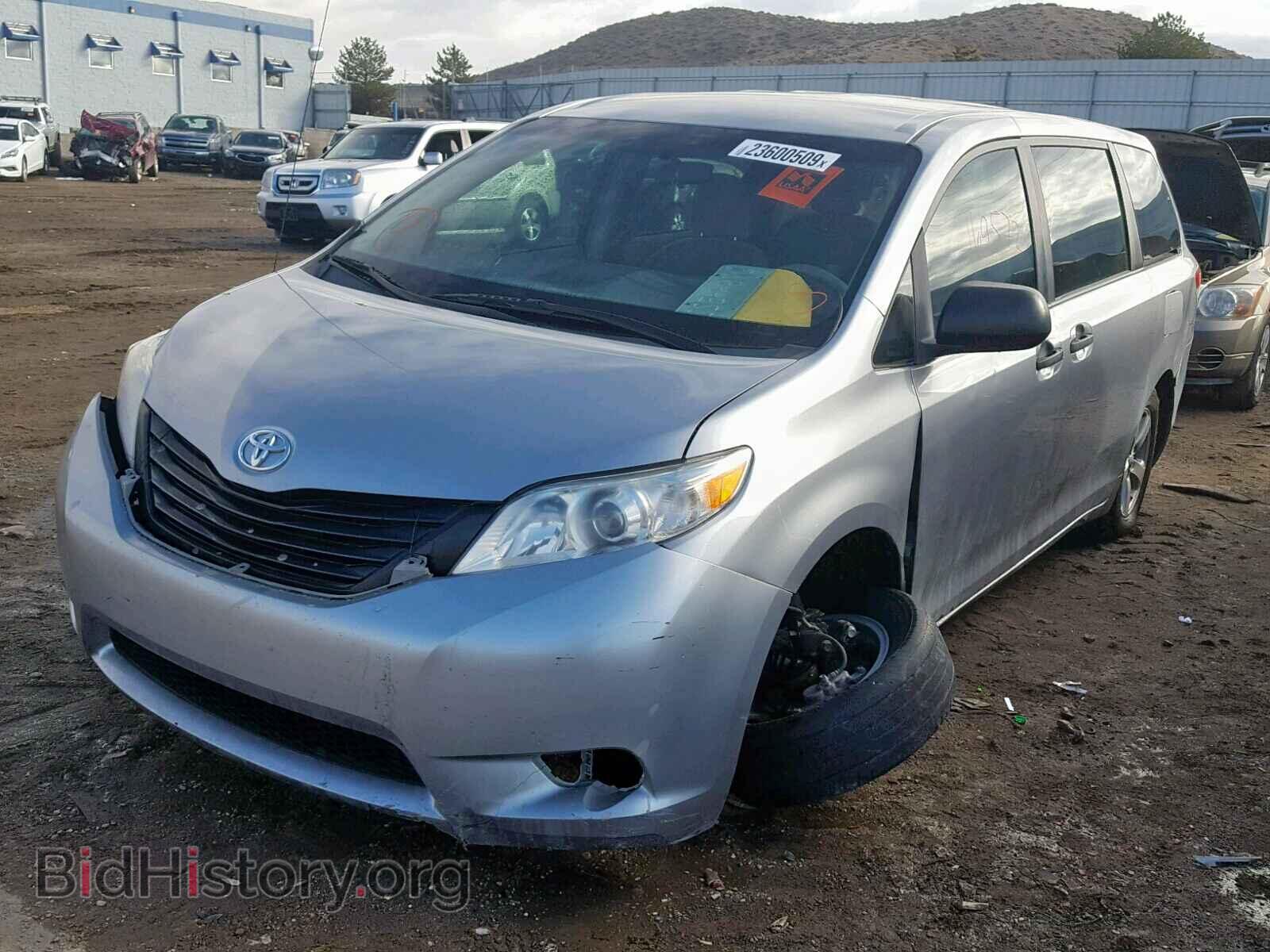 2011 TOYOTA SIENNA BAS - VIN: 5TDKA3DC9BS005872 - Фото 2