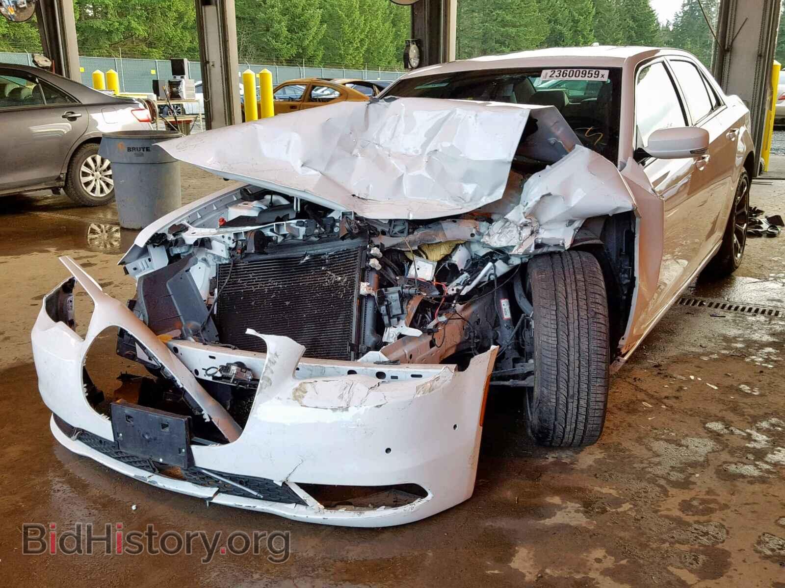 2018 CHRYSLER 300 - VIN: 2C3CCABG1JH243421 - Фото 2