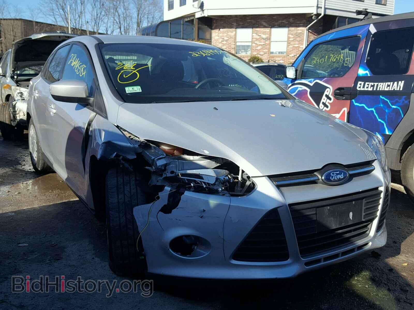 Photo 1FAHP3F2XCL471834 - FORD FOCUS 2012