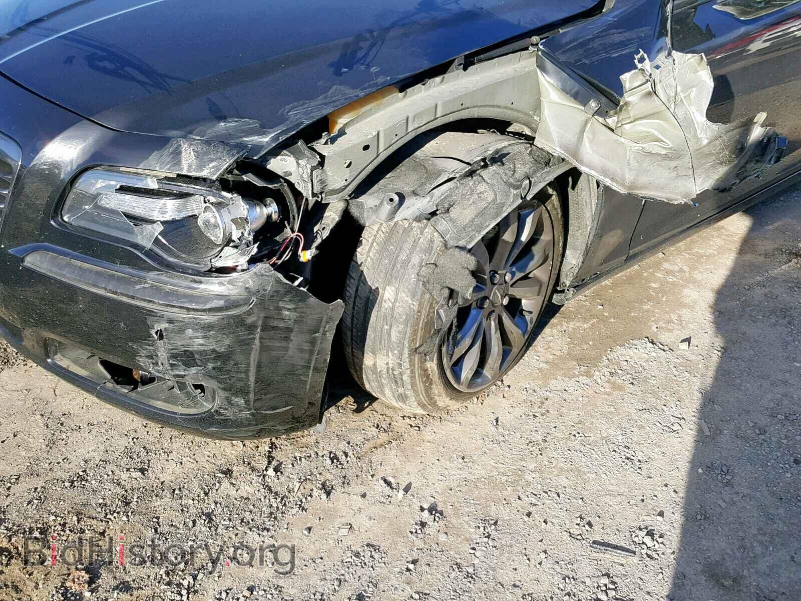 2014 CHRYSLER 300 - VIN: 2C3CCAGG6EH311937 - Фото 9