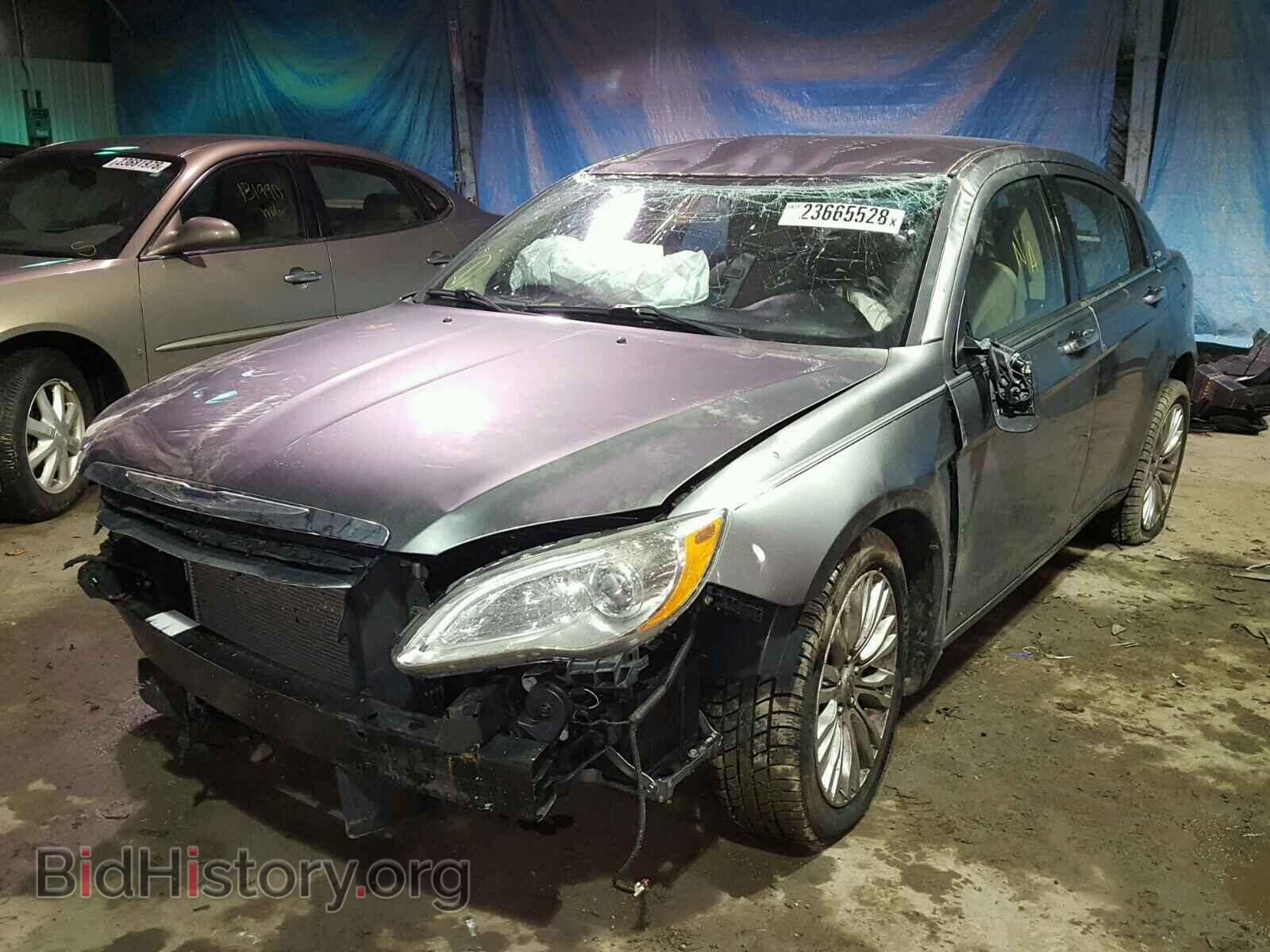 2011 CHRYSLER 200 - VIN: 1C3BC2FG2BN582063 - Фото 2