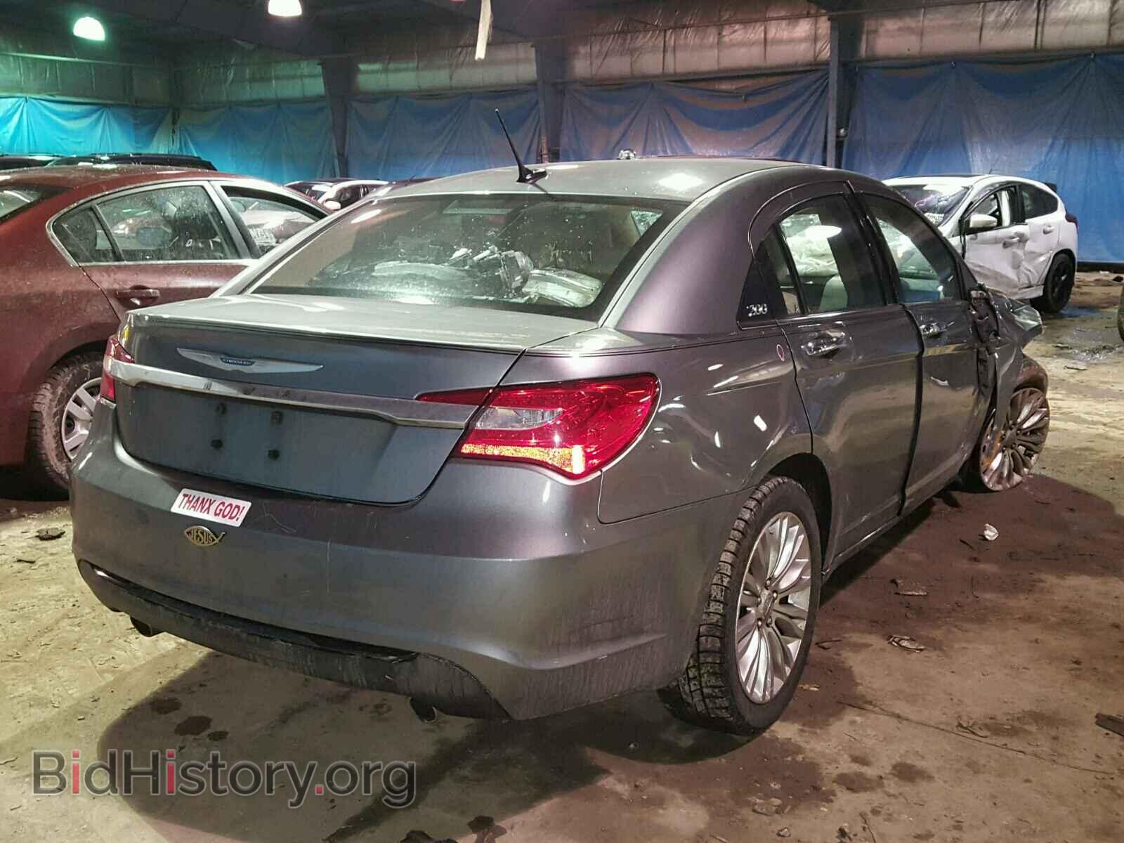 2011 CHRYSLER 200 - VIN: 1C3BC2FG2BN582063 - Фото 4