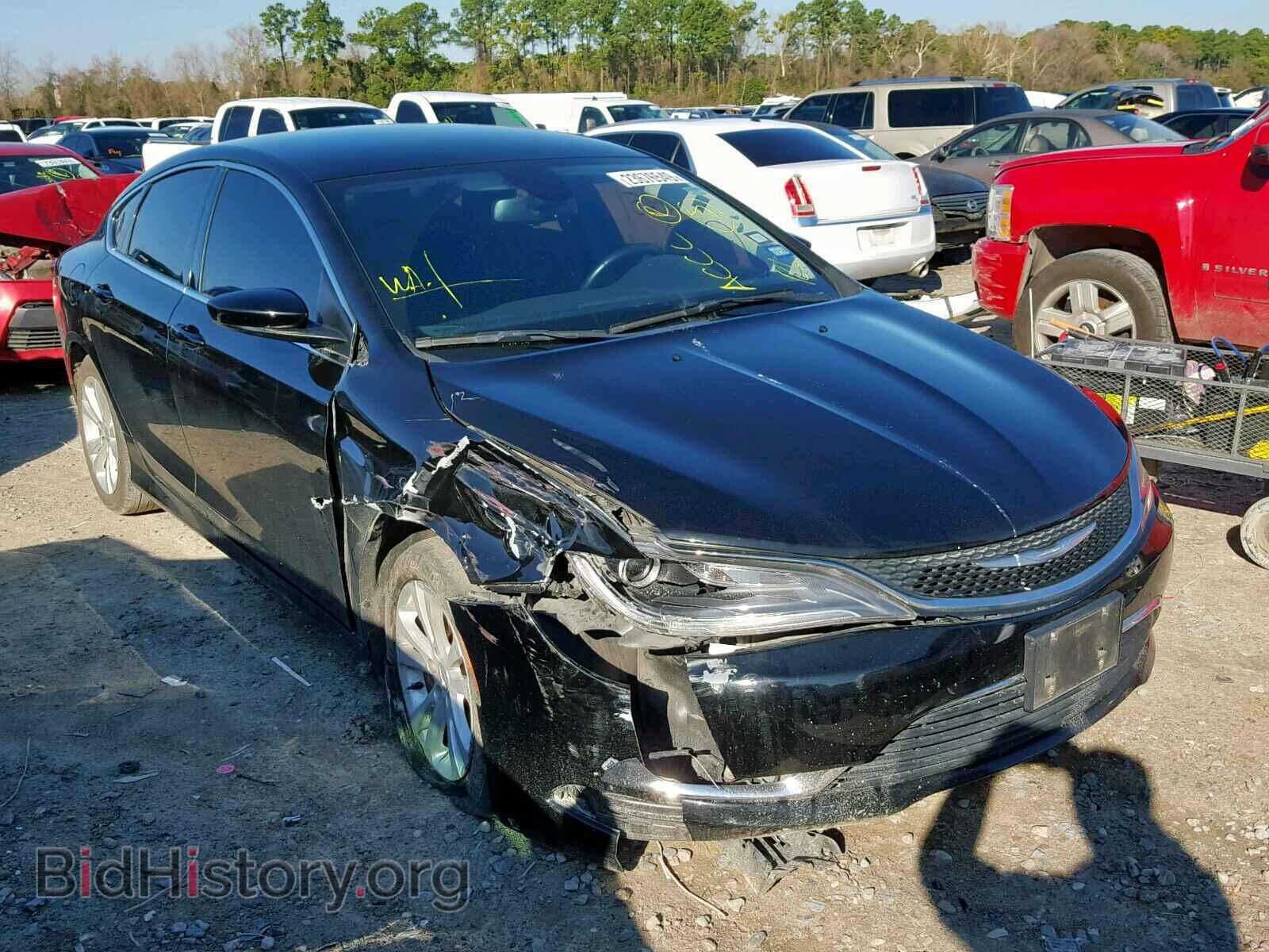Photo  - CHRYSLER 200 2015