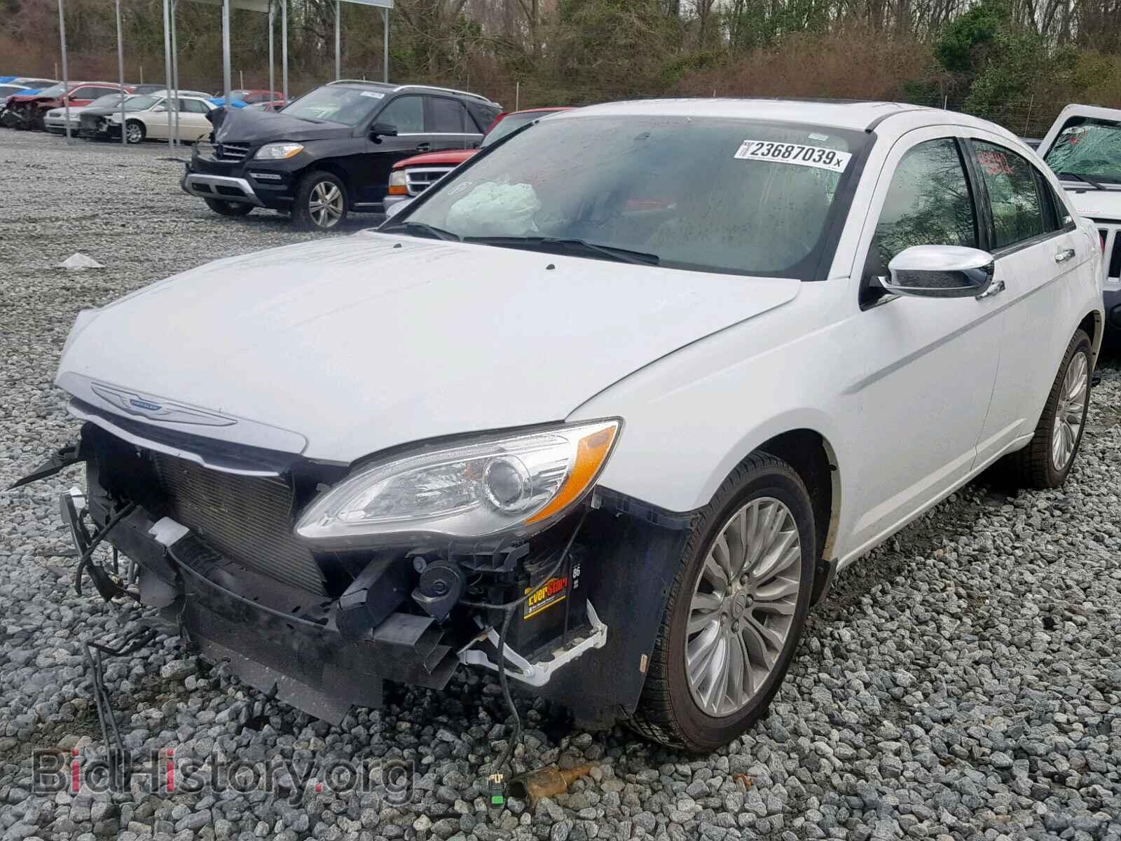 2012 CHRYSLER 200 - VIN: 1C3CCBCG5CN125631 - Фото 2