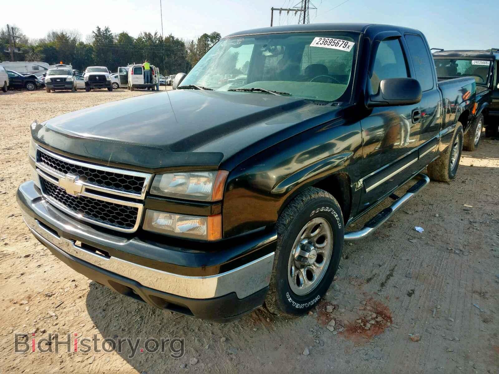 2006 CHEVROLET SILVERADO - VIN: 2GCEC19V761278750 - Фото 2