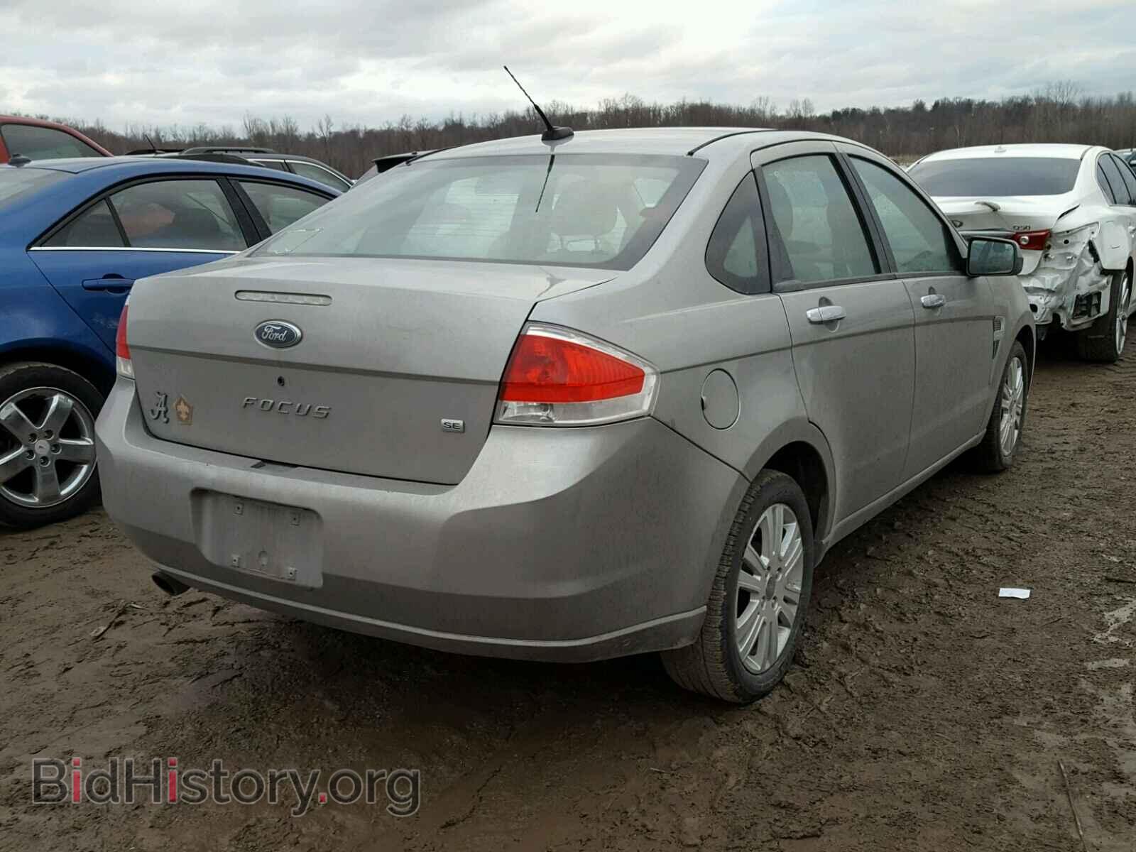 2008 FORD FOCUS - VIN: 1FAHP35N38W252845 - Photo 4