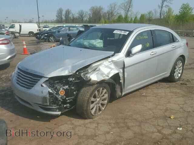 2012 CHRYSLER 200 - VIN: 1C3CCBBBXCN257158 - Фото 2