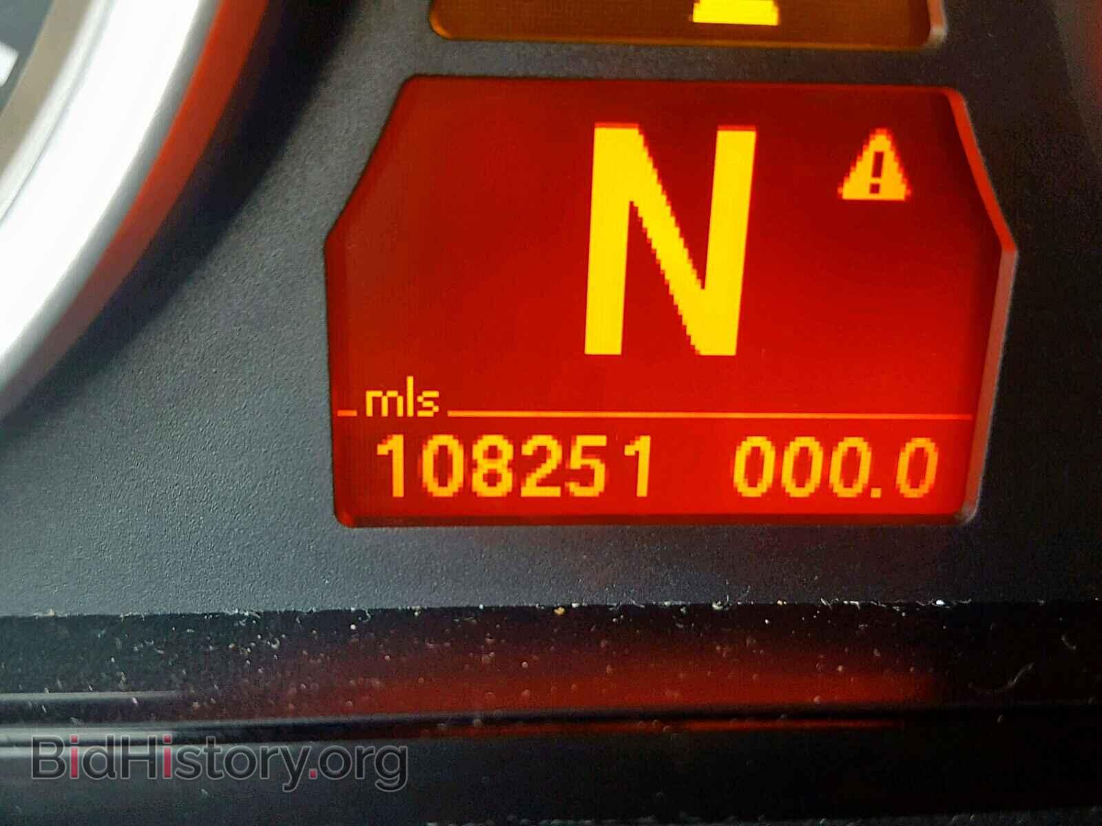 2010 BMW M6 - VIN: WBSEH9C51ACY25225 - Фото 8