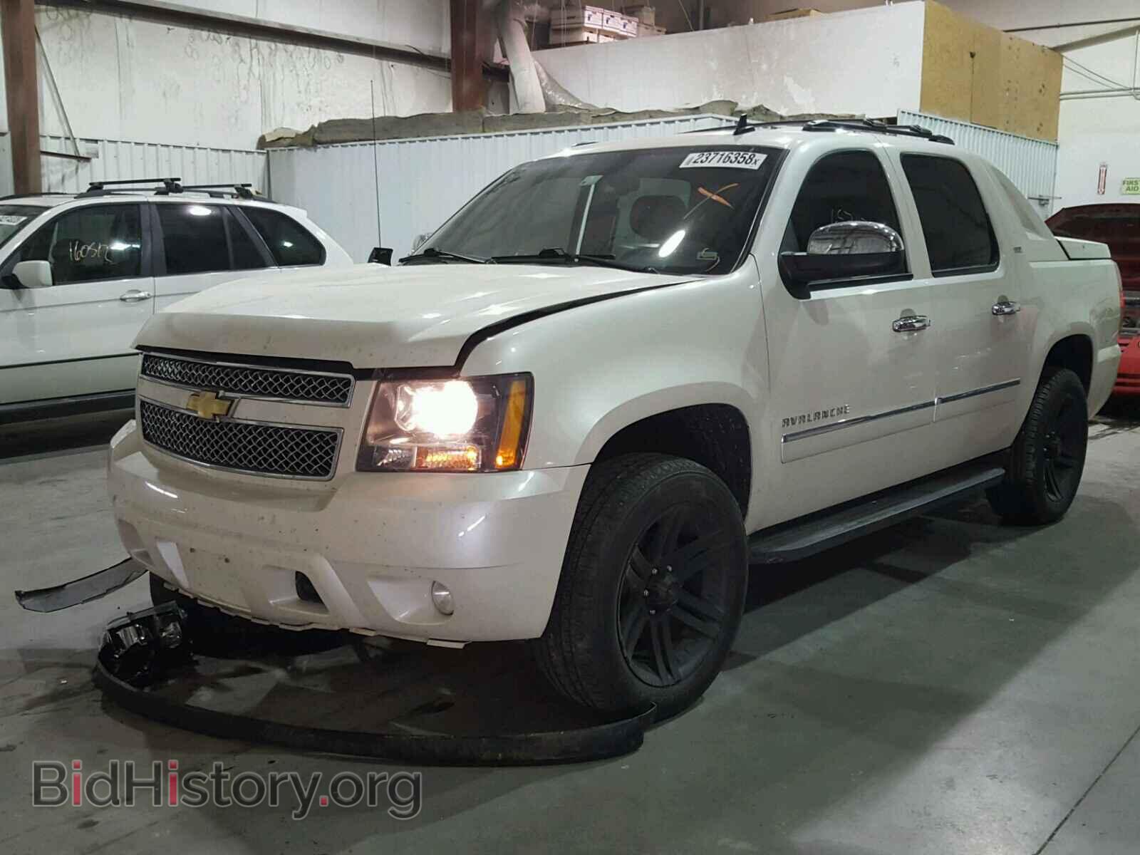 2011 CHEVROLET AVALANCHE - VIN: 3GNTKGE30BG148075 - Фото 2