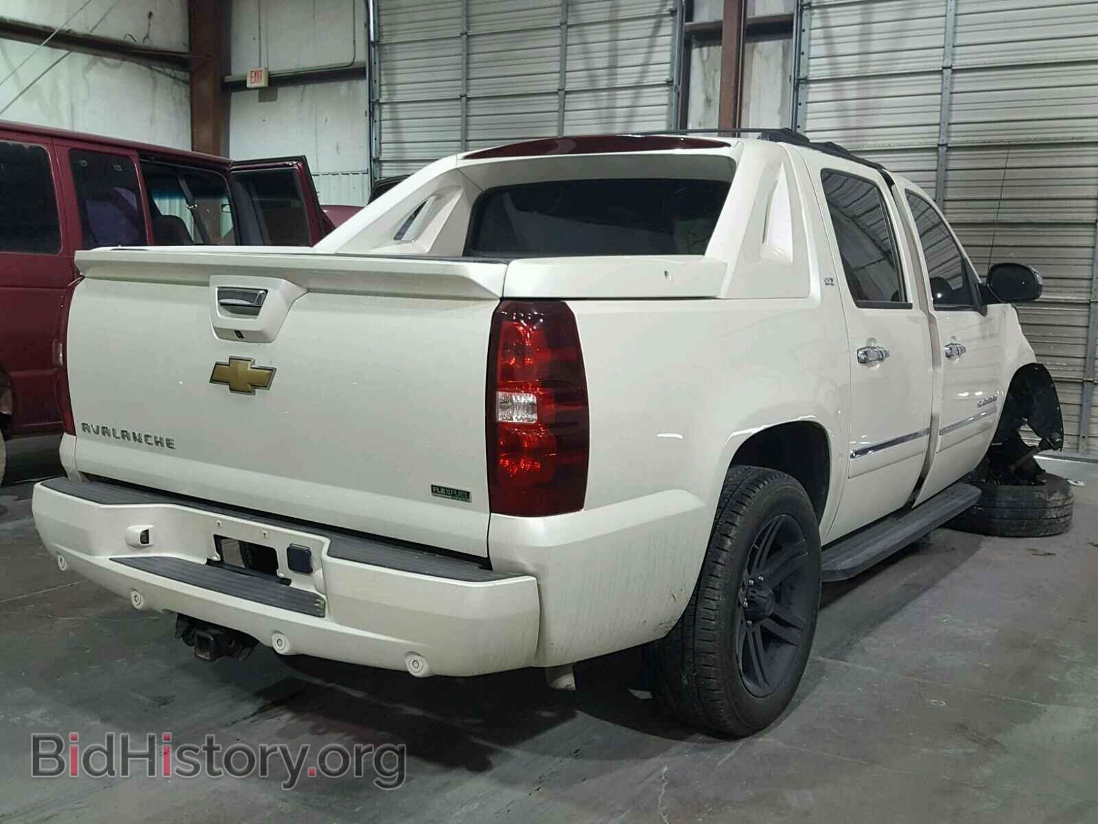 2011 CHEVROLET AVALANCHE - VIN: 3GNTKGE30BG148075 - Фото 4