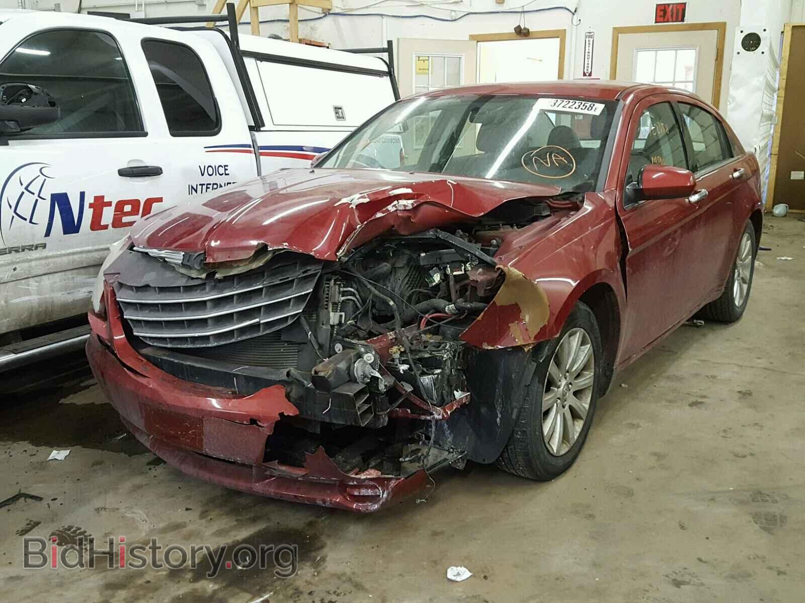 2010 CHRYSLER SEBRING - VIN: 1C3CC5FB1AN207502 - Фото 2