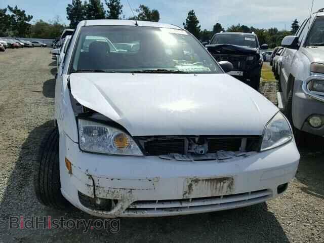 2005 FORD FOCUS - VIN: 3FAFP37NX5R145391 - Фото 9