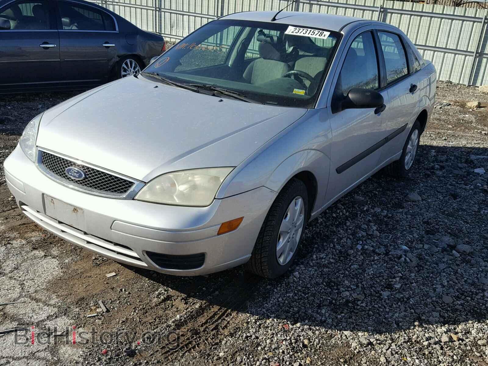 2005 FORD FOCUS - VIN: 1FAFP34N35W166665 - Фото 2