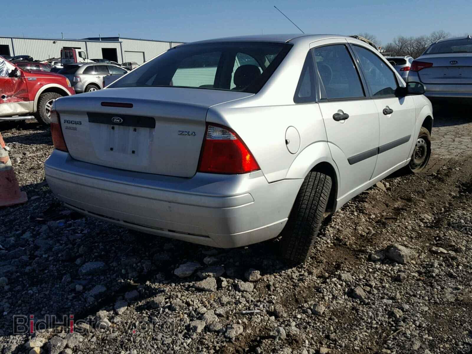 2005 FORD FOCUS - VIN: 1FAFP34N35W166665 - Фото 4