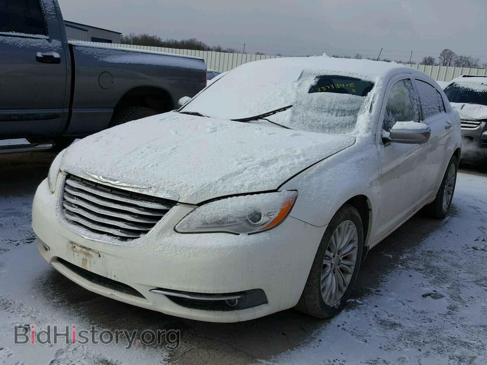 2011 CHRYSLER 200 - VIN: 1C3BC2FG2BN519996 - Фото 2