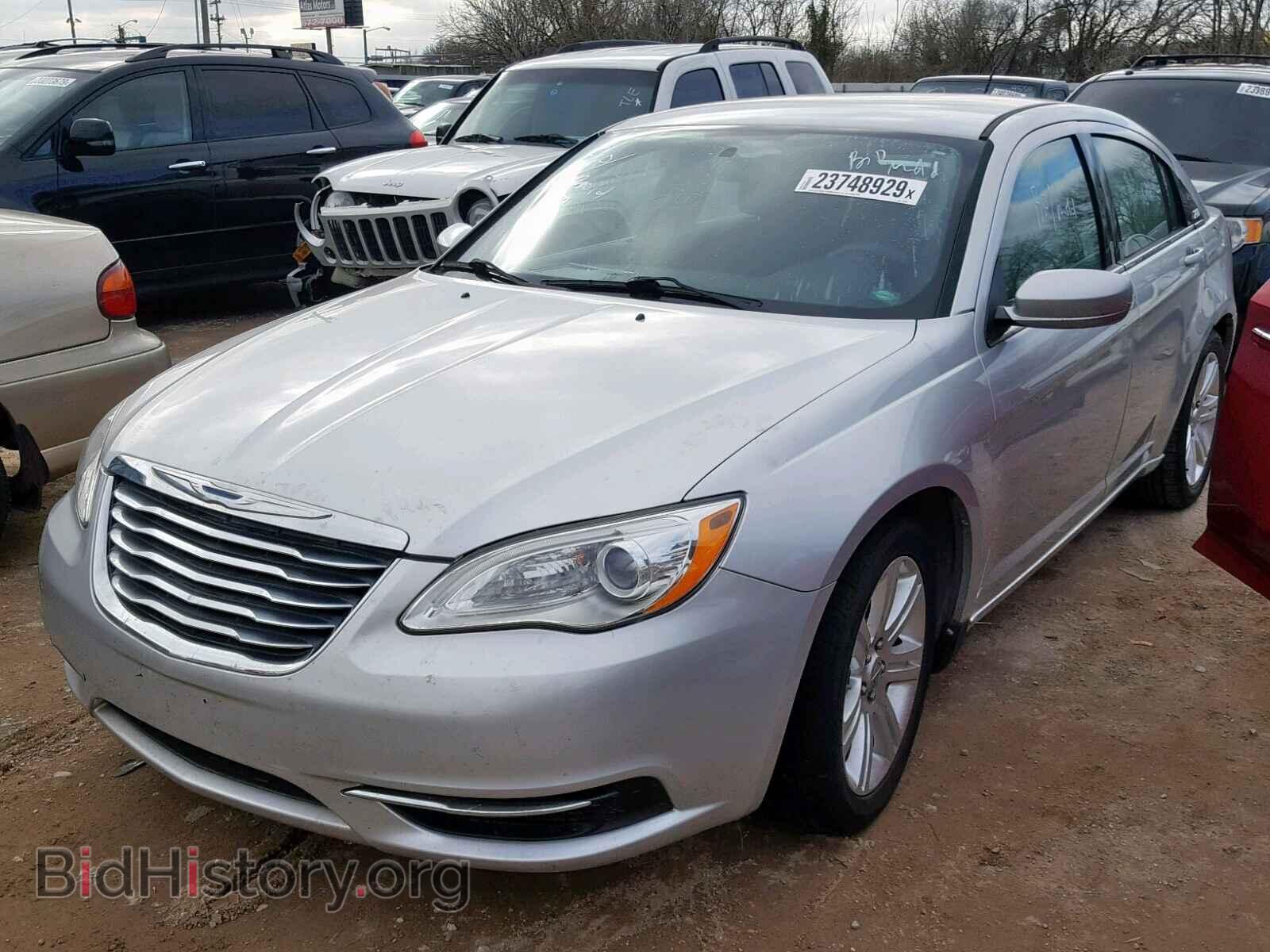 2012 CHRYSLER 200 - VIN: 1C3CCBAB3CN318223 - Фото 2
