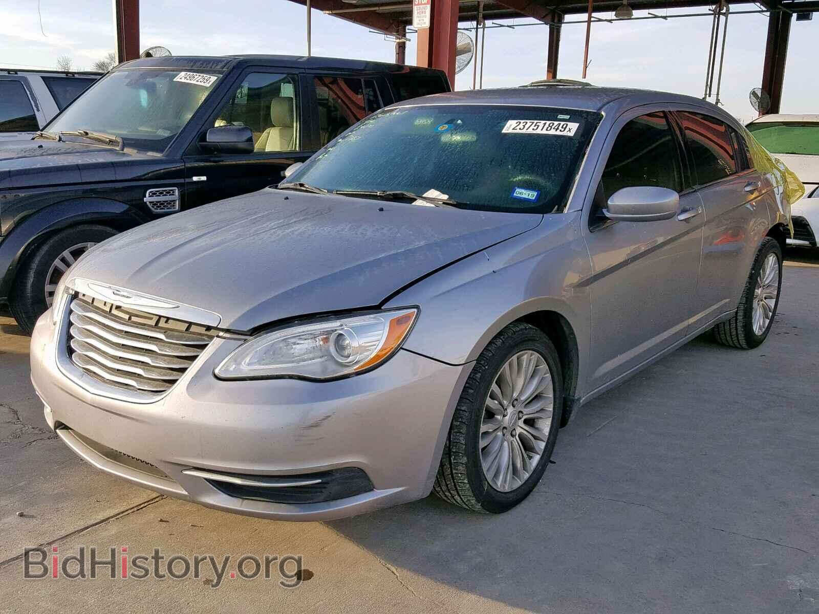 2013 CHRYSLER 200 - VIN: 1C3CCBAB3DN671045 - Photo 2