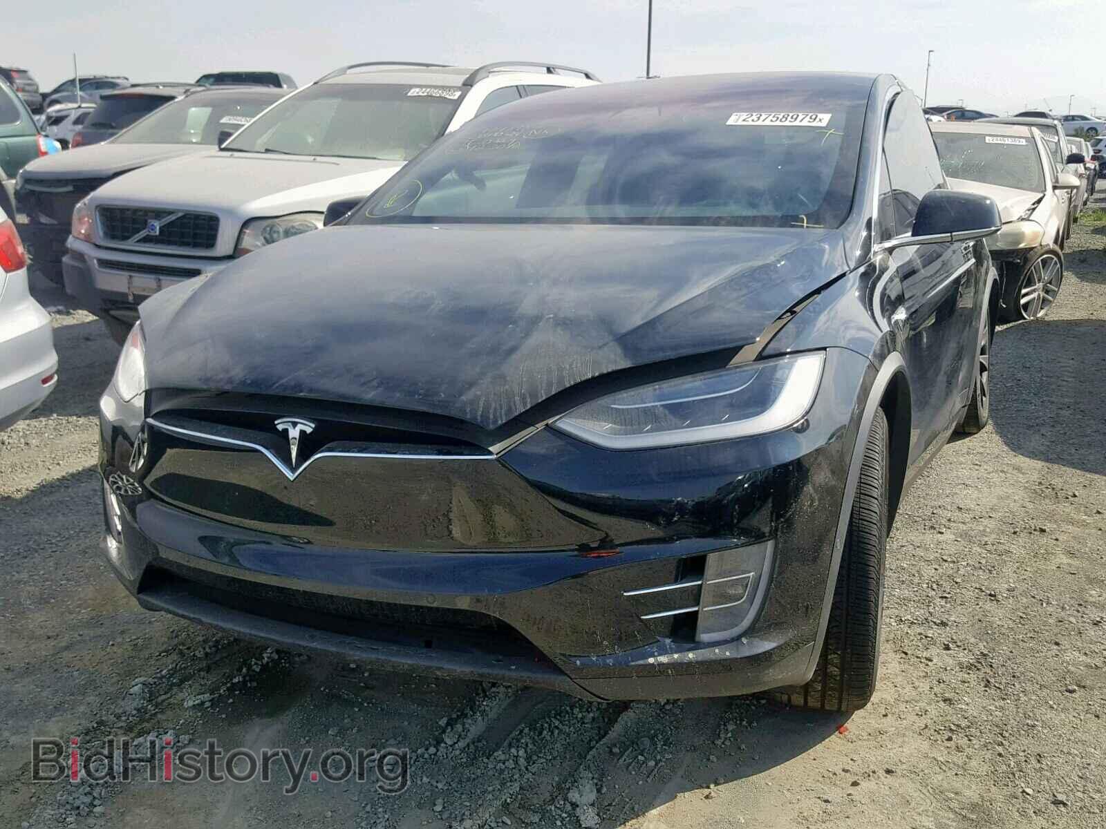 2017 TESLA MODEL X - VIN: 5YJXCAE27HF077189 - Фото 2