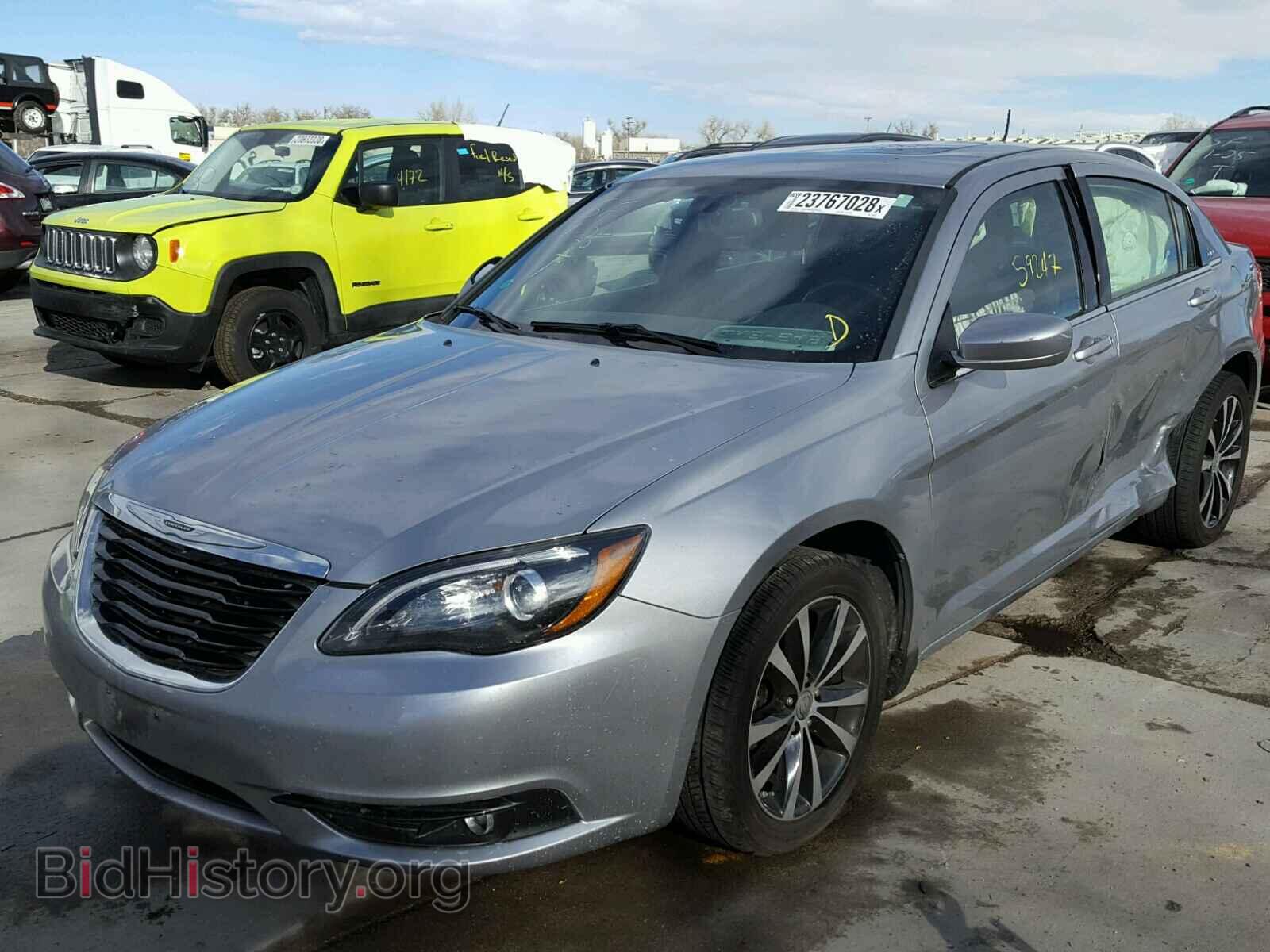 2013 CHRYSLER 200 - VIN: 1C3CCBBBXDN545487 - Фото 2
