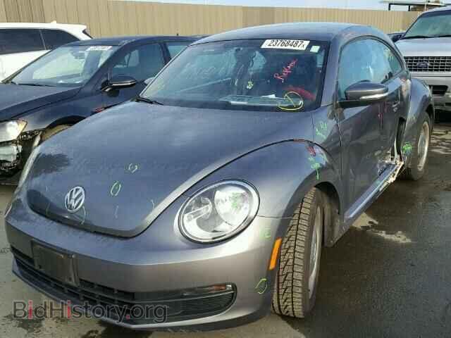 2013 VOLKSWAGEN BEETLE - VIN: 3VWJP7AT6DM633359 - Фото 2