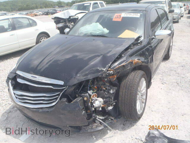 2011 CHRYSLER 200 - VIN: 1C3BC2FBXBN598208 - Фото 2
