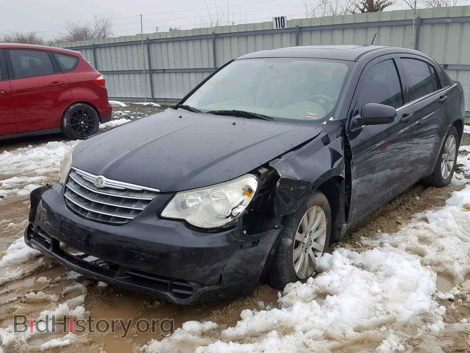 2010 CHRYSLER SEBRING - VIN: 1C3CC5FB3AN121365 - Фото 2