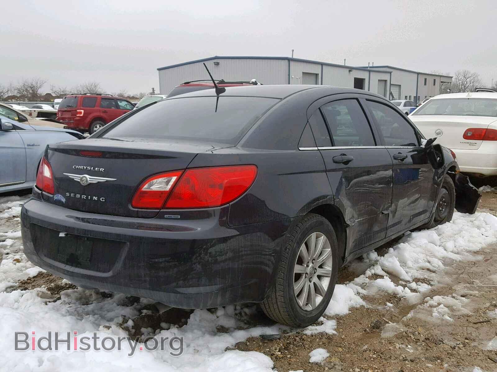 2010 CHRYSLER SEBRING - VIN: 1C3CC5FB3AN121365 - Фото 4