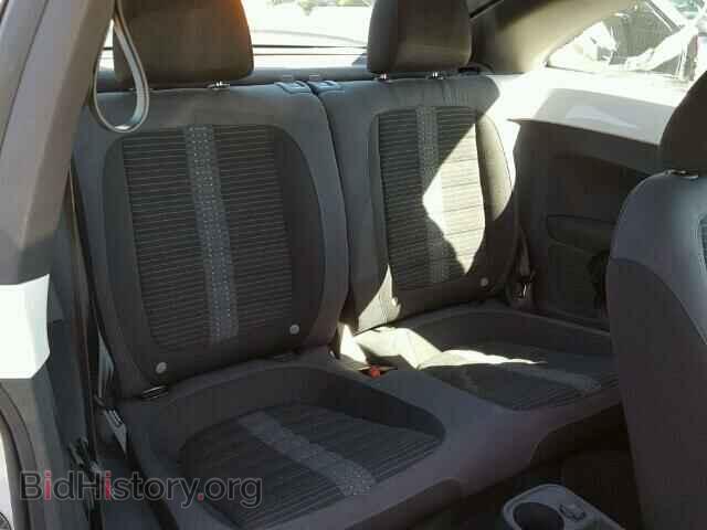 2012 VOLKSWAGEN BEETLE - VIN: 3VWVA7AT4CM604038 - Фото 6