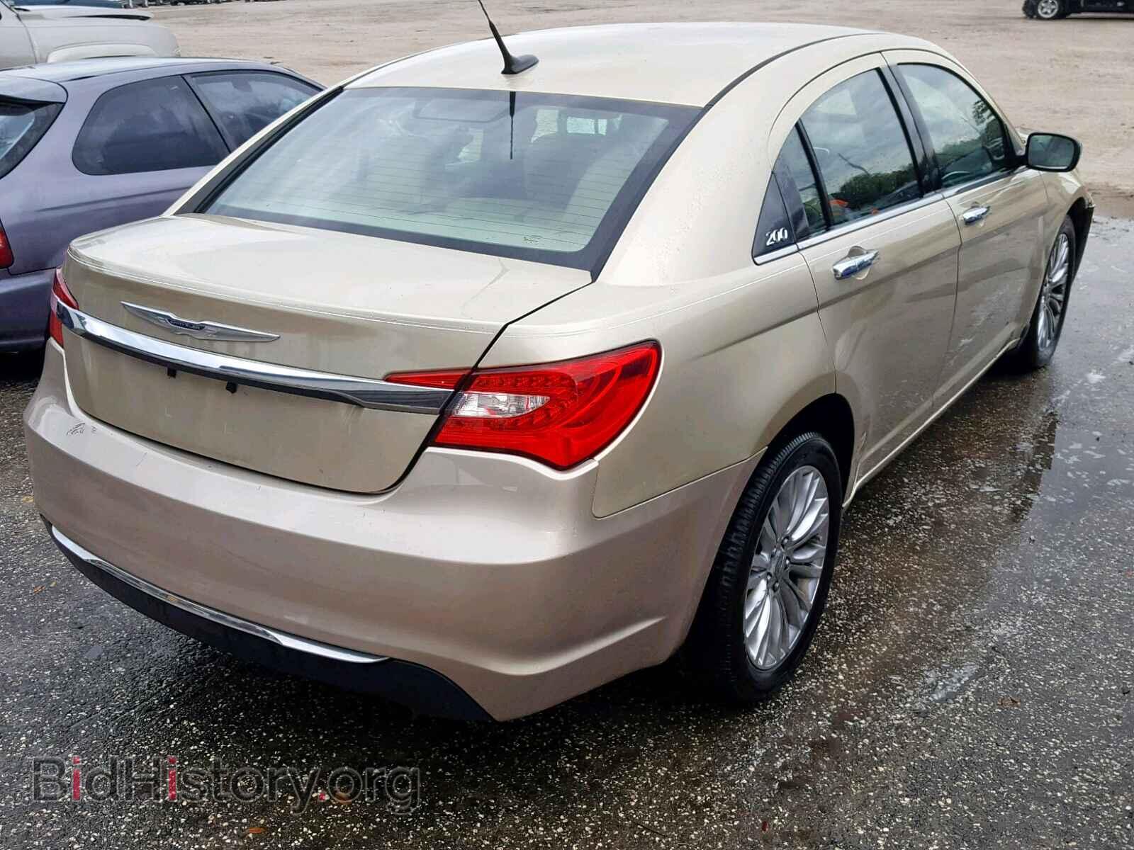 2011 CHRYSLER 200 - VIN: 1C3BC2FG2BN504107 - Photo 4