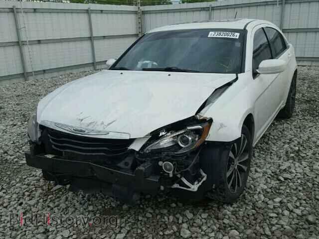 2013 CHRYSLER 200 - VIN: 1C3CCBBB9DN618106 - Фото 2