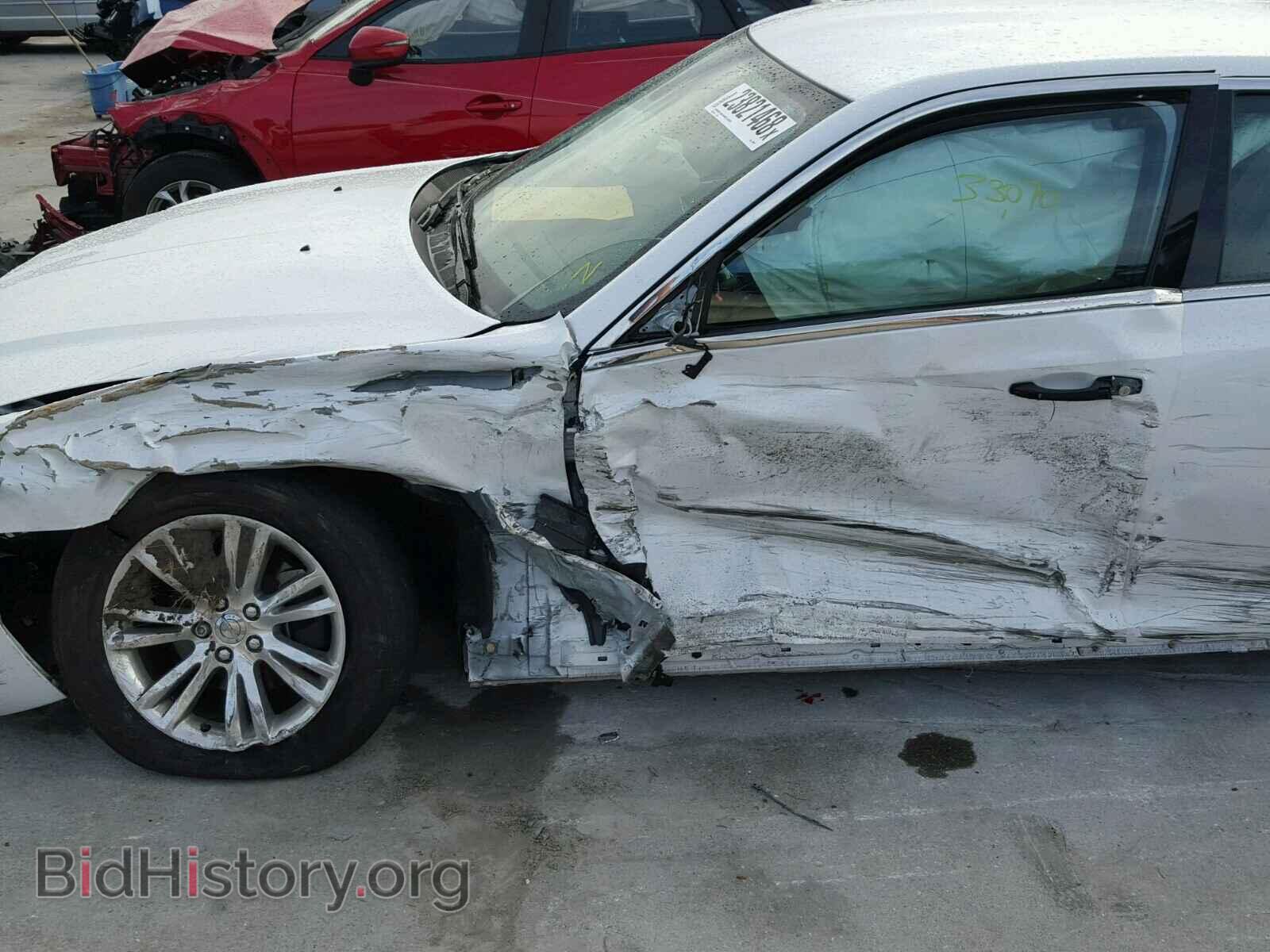 2016 CHRYSLER 300 - VIN: 2C3CCAAG1GH243915 - Фото 10