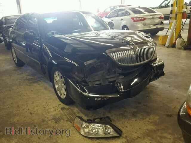 Photo 2LNHM85W88X638136 - LINCOLN TOWNCAR 2008