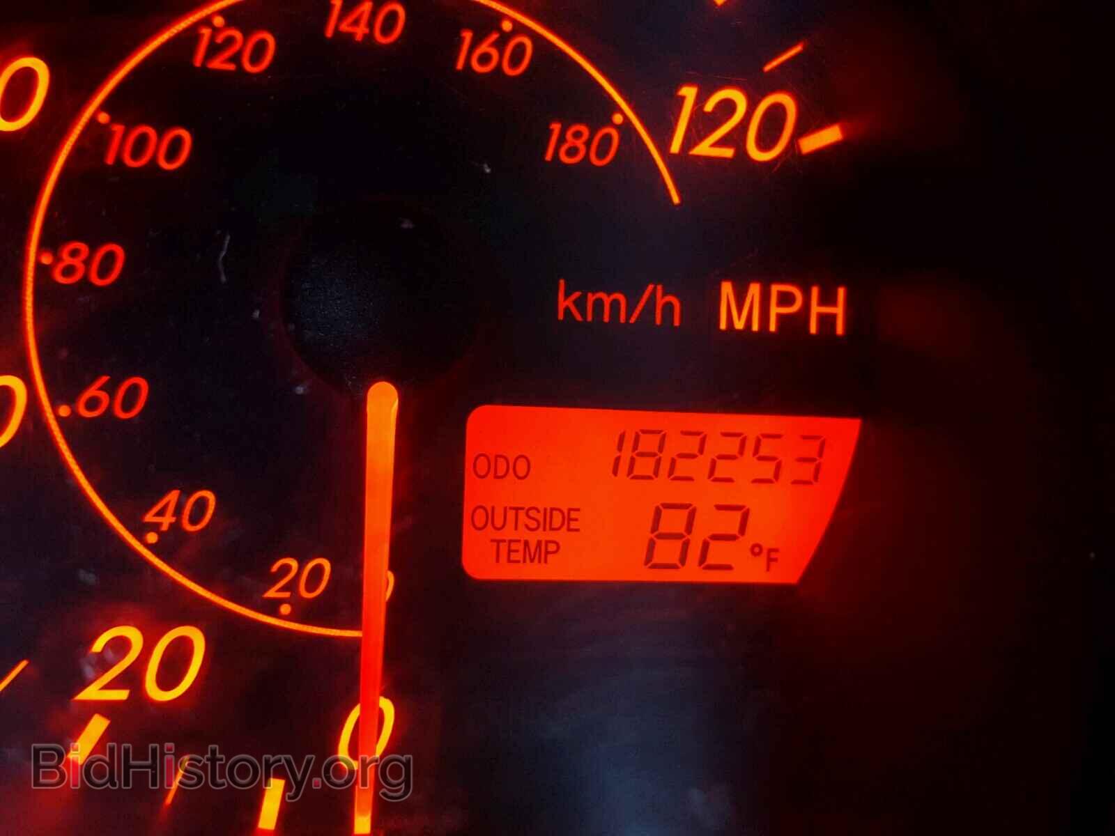 2003 TOYOTA COROLLA - VIN: 2T1KR32E03C121114 - Фото 8